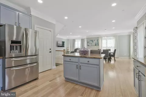 Entry Way - 10308 Lorain Ave, Silver Spring, MD 20901 photo 4 of 7