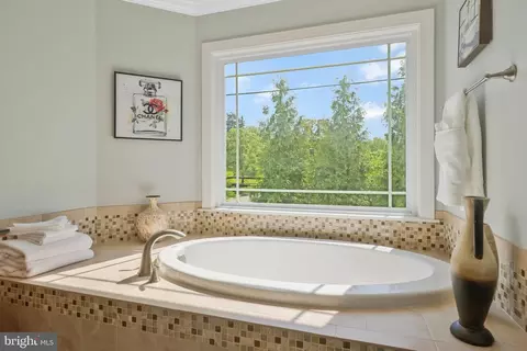 Bath - 10308 Lorain Ave, Silver Spring, MD 20901 photo 2 of 10