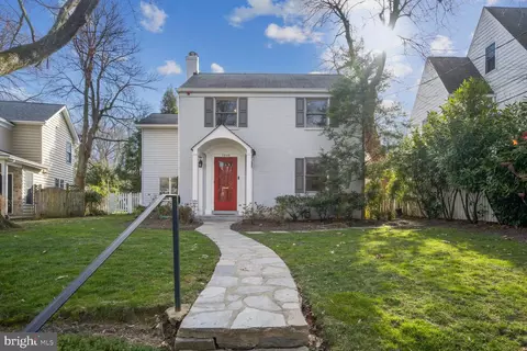 7010 Exeter Rd, Bethesda, MD 20814