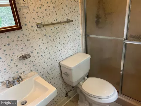 Bath - 1506 Milestone Dr, Silver Spring, MD 20904 photo 3 of 6