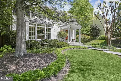 6113 Cromwell Dr, Bethesda, MD 20816