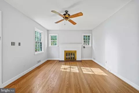 Living - 10210 Procter St, Silver Spring, MD 20901 photo 2 of 2