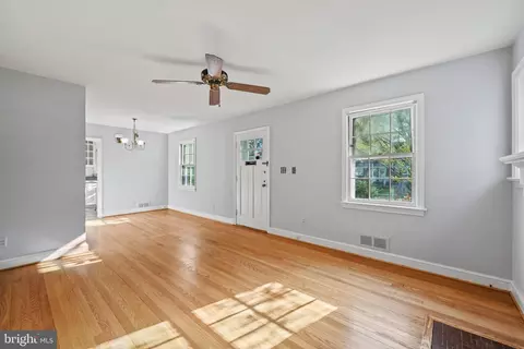 Living - 10210 Procter St, Silver Spring, MD 20901 photo 1 of 2