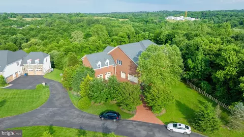 12506 Sycamore View Dr, Potomac, MD 20854