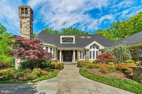 10008 Bentcross Dr, Potomac, MD 20854