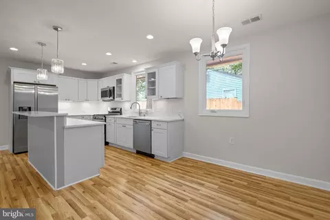 Kitchen - 8407 Tahona Dr, Silver Spring, MD 20903 photo 2 of 11