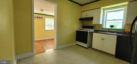 Kitchen - 1616 Gridley Ln, Silver Spring, MD 20902 photo 2 of 2