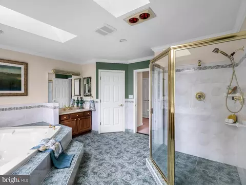 Bath - 1520 Vivian Pl, Silver Spring, MD 20902 photo 2 of 7