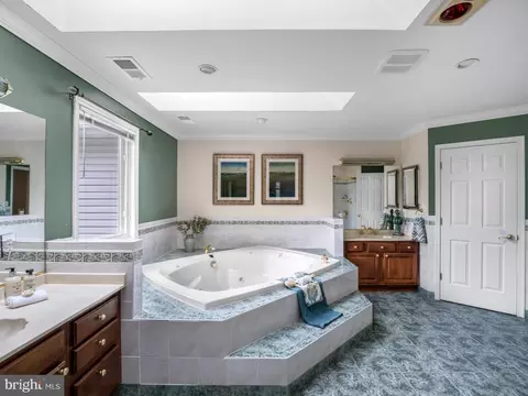 Bath - 1520 Vivian Pl, Silver Spring, MD 20902 photo 1 of 7