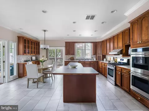 Kitchen - 1520 Vivian Pl, Silver Spring, MD 20902 photo 2 of 5