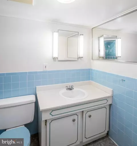 Bath - 1520 Vivian Pl, Silver Spring, MD 20902 photo 7 of 7