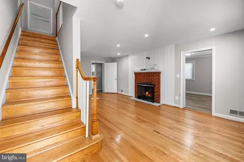 1006 Merrimac Dr, Silver Spring, MD 20903 photo 5