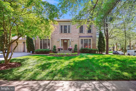926 Willowleaf Way, Potomac, MD 20854