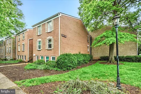 884 Quince Orchard Blvd #202, Gaithersburg, MD 20878