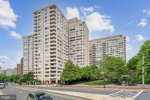 4515 Willard Ave #2219S, Chevy Chase, MD 20815