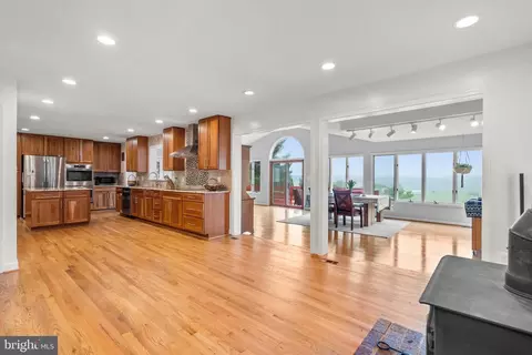 26217 Rudale Dr, Clarksburg, MD 20871