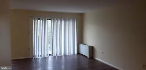 Living - 8830 Piney Branch Rd #511, Silver Spring, MD 20903 photo 1 of 1