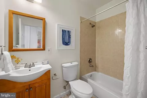 Bath - 801 Thayer Ave, Silver Spring, MD 20910 photo 1 of 2
