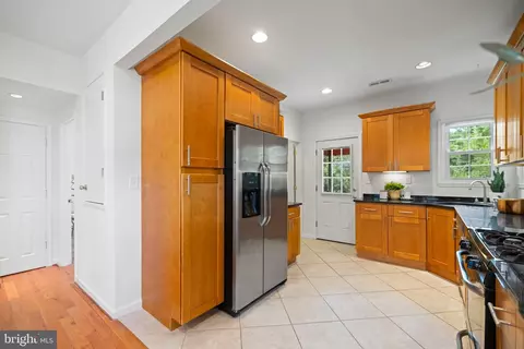 Kitchen - 801 Thayer Ave, Silver Spring, MD 20910 photo 2 of 4