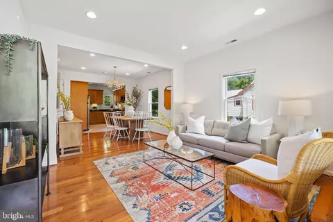 Living - 801 Thayer Ave, Silver Spring, MD 20910 photo 1 of 2