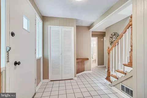 9810 Cherry Tree Ln, Silver Spring, MD 20901 photo 3