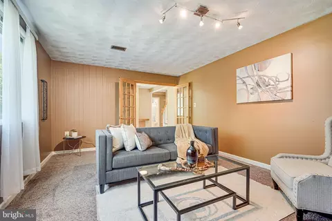 9810 Cherry Tree Ln, Silver Spring, MD 20901 photo 5