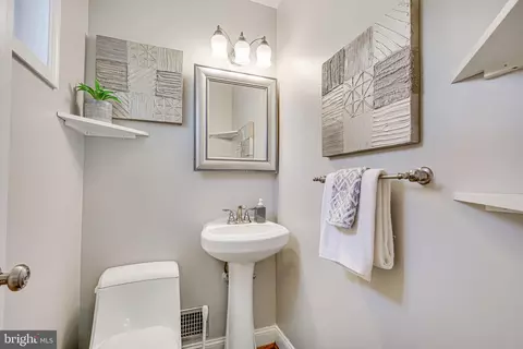 9810 Cherry Tree Ln, Silver Spring, MD 20901 photo 33
