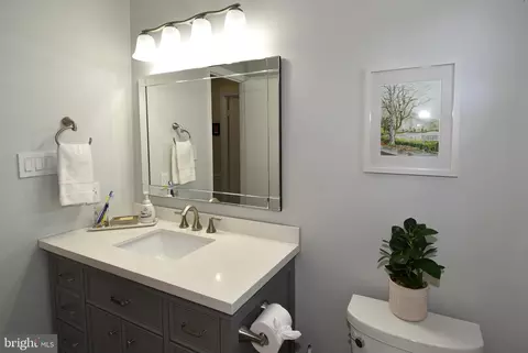 Bath - 15005 Redgate Dr, Silver Spring, MD 20905 photo 5 of 6