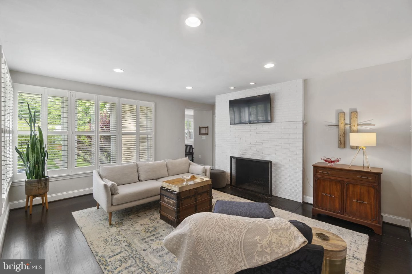 2304 Westview Dr, Silver Spring, MD 20910 photo 2
