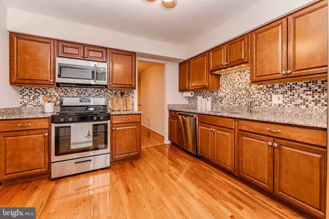 608 Suffield Dr, Gaithersburg, MD 20878 photo 4