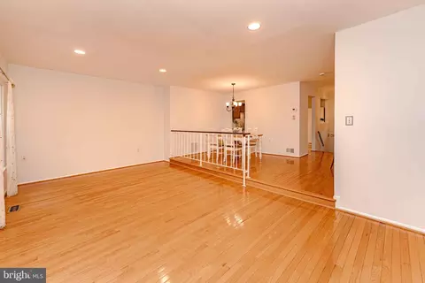 608 Suffield Dr, Gaithersburg, MD 20878 photo 10