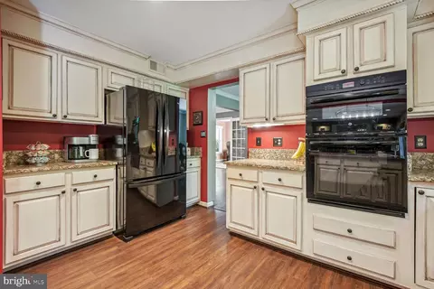 Kitchen - 11505 Evelake Ct, North Potomac, MD 20878 photo 4 of 5