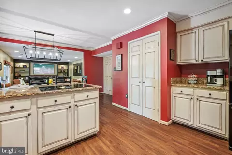 Kitchen - 11505 Evelake Ct, North Potomac, MD 20878 photo 5 of 5