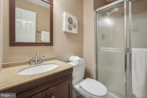 Bath - 11505 Evelake Ct, North Potomac, MD 20878 photo 5 of 5