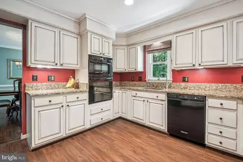Kitchen - 11505 Evelake Ct, North Potomac, MD 20878 photo 2 of 5