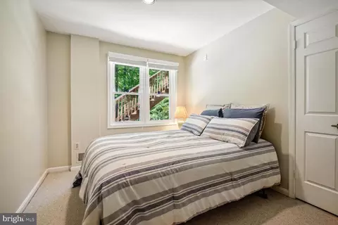 Bedroom - 11505 Evelake Ct, North Potomac, MD 20878 photo 5 of 5