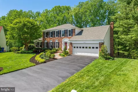 Exterior - 11505 Evelake Ct, North Potomac, MD 20878 photo 2 of 11
