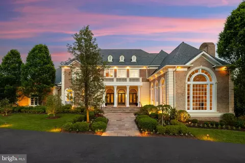 9421 Newbridge Dr, Potomac, MD 20854