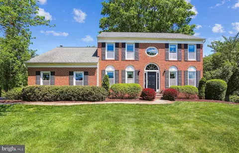 18521 Azalea Dr, Rockville, MD 20855