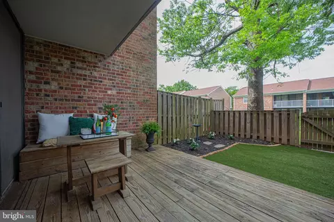 716 Quince Orchard Blvd #716-T2, Gaithersburg, MD 20878
