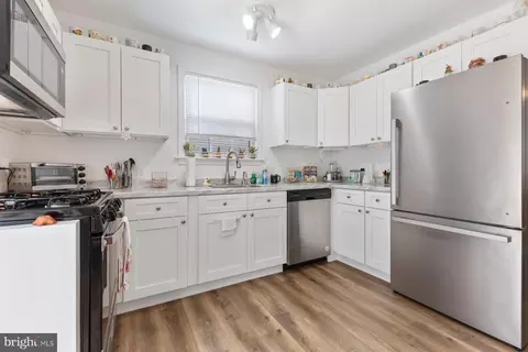 Kitchen - 2814 Parker Ave, Silver Spring, MD 20902 photo 1 of 2