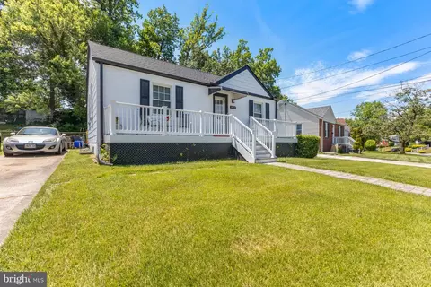 Exterior - 2814 Parker Ave, Silver Spring, MD 20902 photo 2 of 7