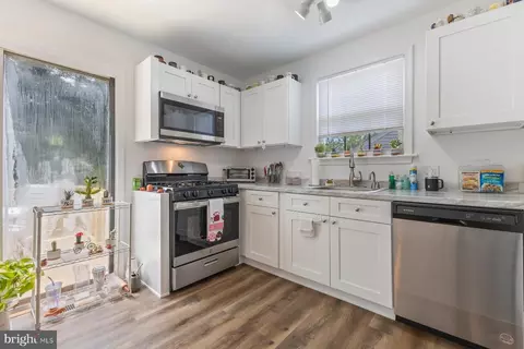 Kitchen - 2814 Parker Ave, Silver Spring, MD 20902 photo 2 of 2