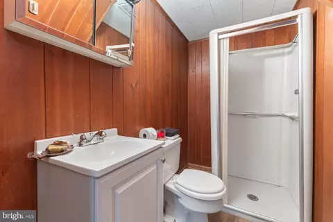 Bath - 2814 Parker Ave, Silver Spring, MD 20902 photo 1 of 2