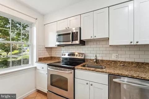 2208 Washington Ave #102, Silver Spring, MD 20910 photo 3