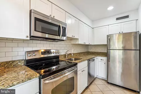 2208 Washington Ave #102, Silver Spring, MD 20910 photo 5