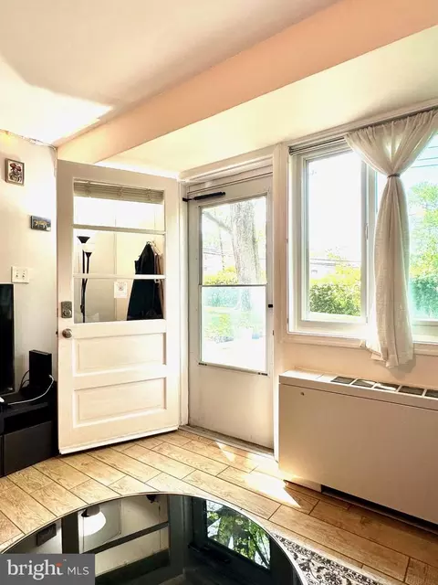 9730 Glen Ave #9730-B, Silver Spring, MD 20910 photo 3