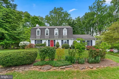 10711 Sandy Landing Rd, Potomac, MD 20854