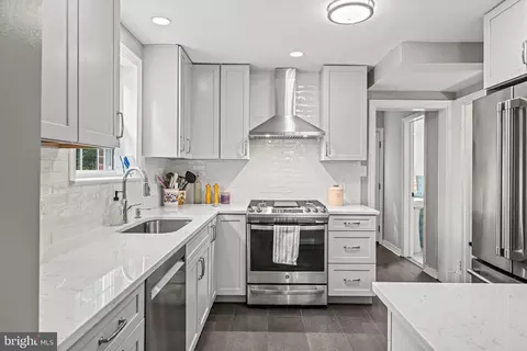 Kitchen - 306 Brewster Ct, Silver Spring, MD 20901 photo 2 of 3
