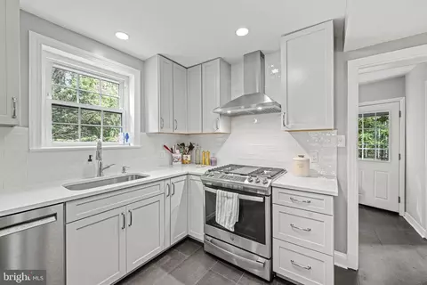 Kitchen - 306 Brewster Ct, Silver Spring, MD 20901 photo 3 of 3